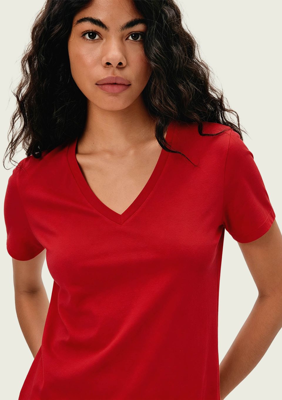 Blusa Básica Feminina Manga Curta Decote V - Vermelho