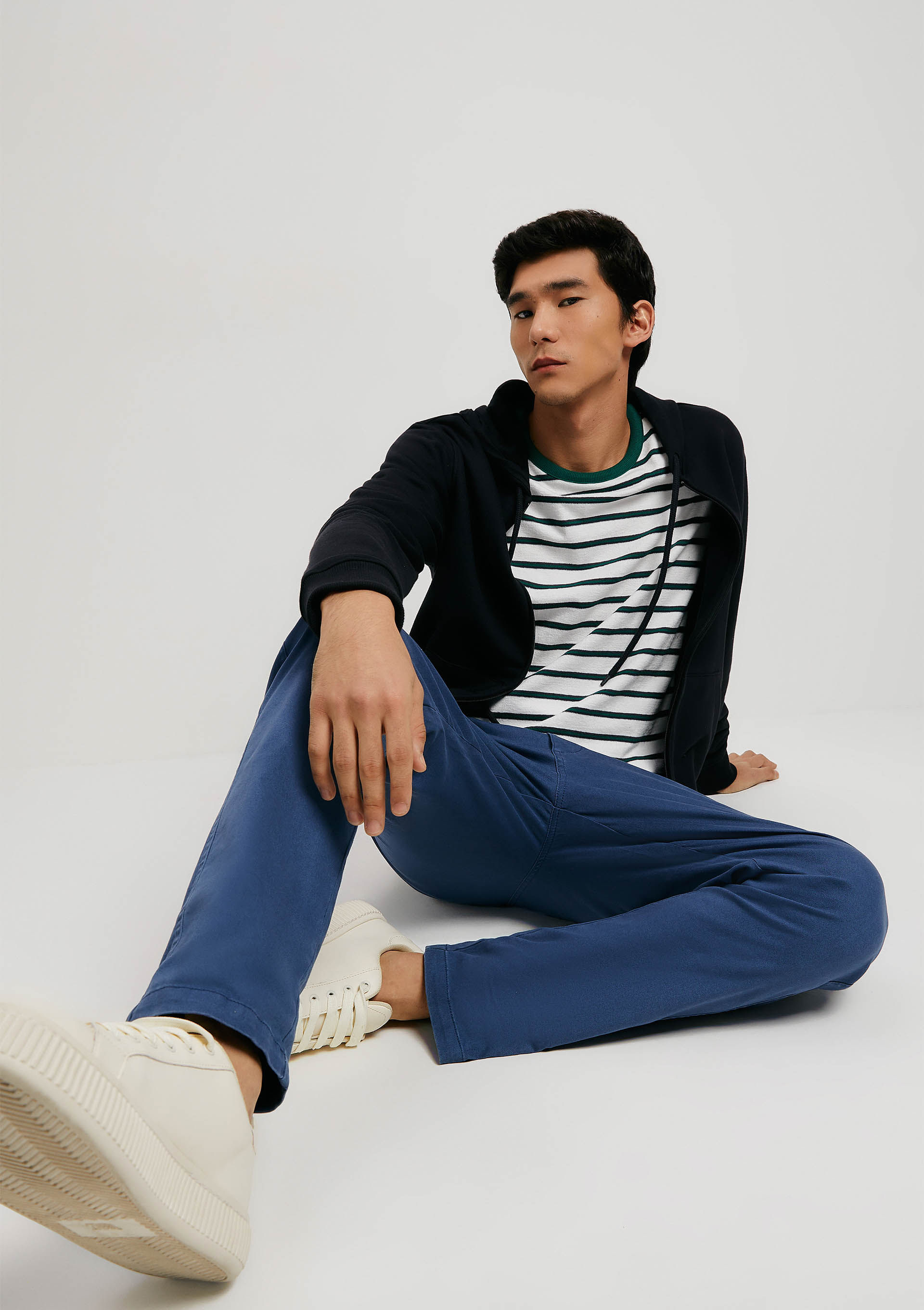 Calça Básica Masculina Chino Slim em Sarja com Elastano - Azul — Hering