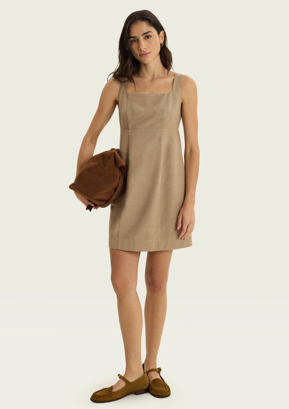 Vestido Curto Decote Reto com Linho - Bege