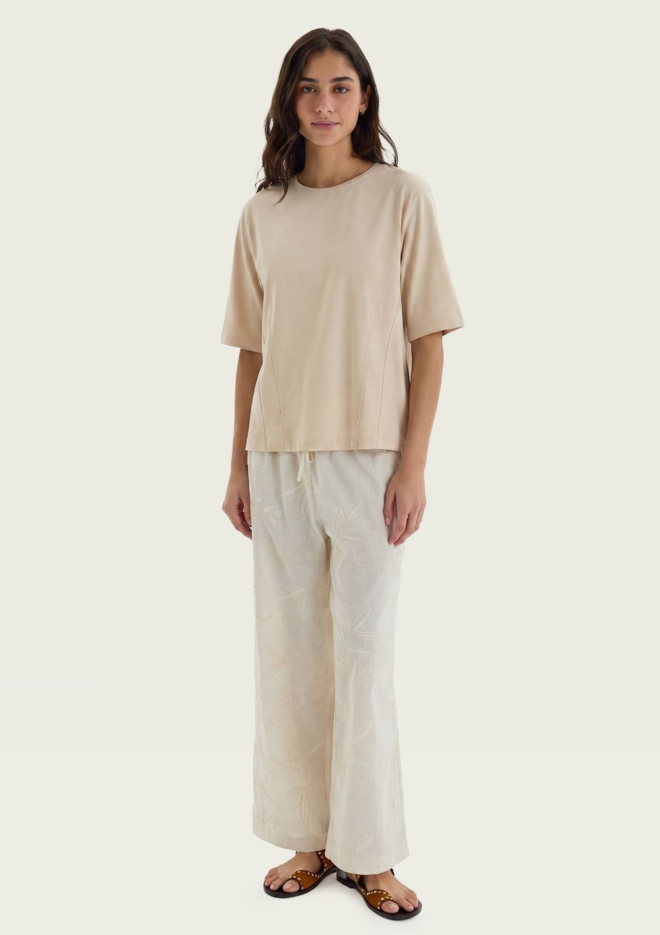 Camiseta Feminina Manga Curta em Peach Touch - Creme
