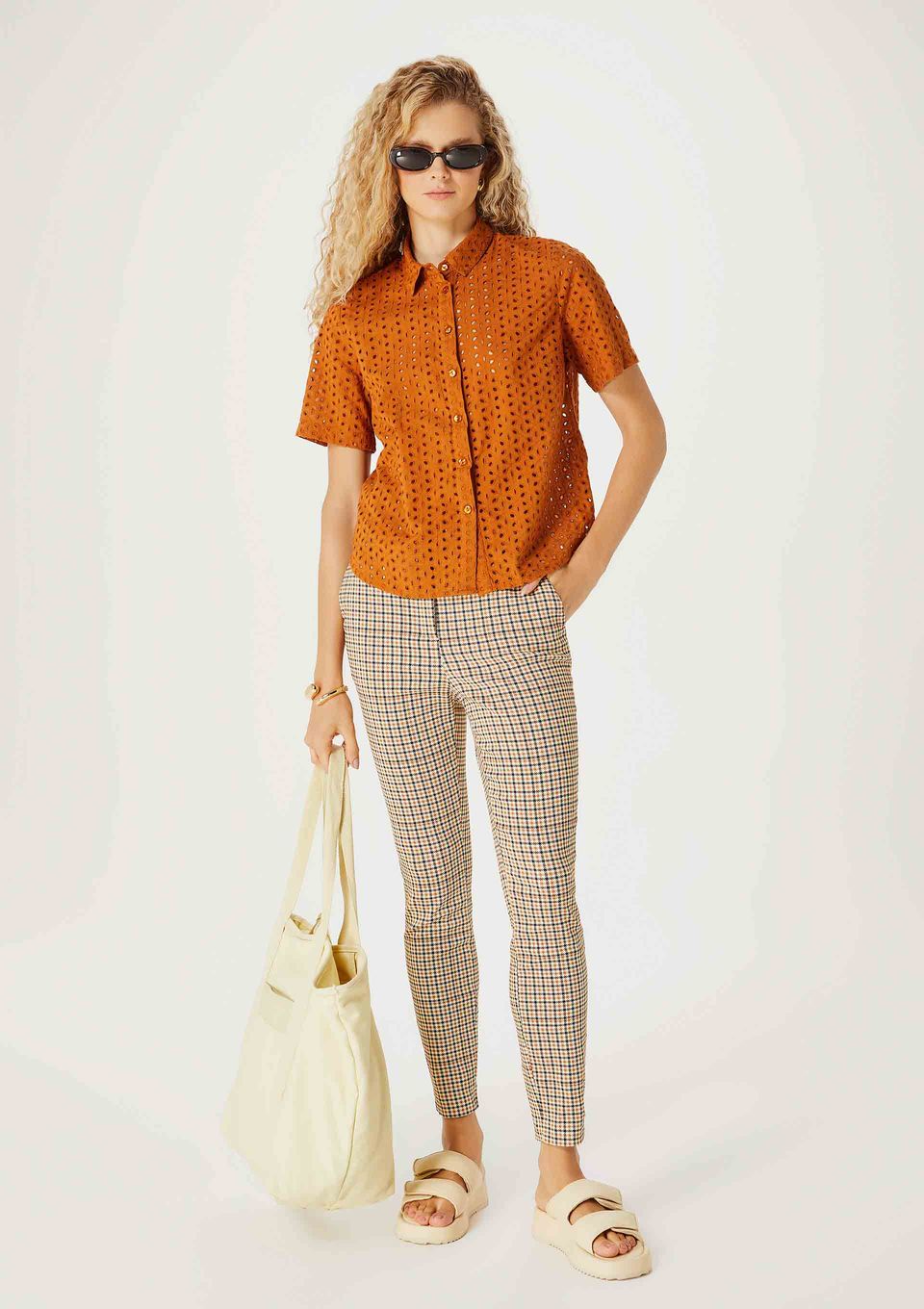 Calça Feminina Slim Estampada Cintura Média em Alfaiataria - Marrom