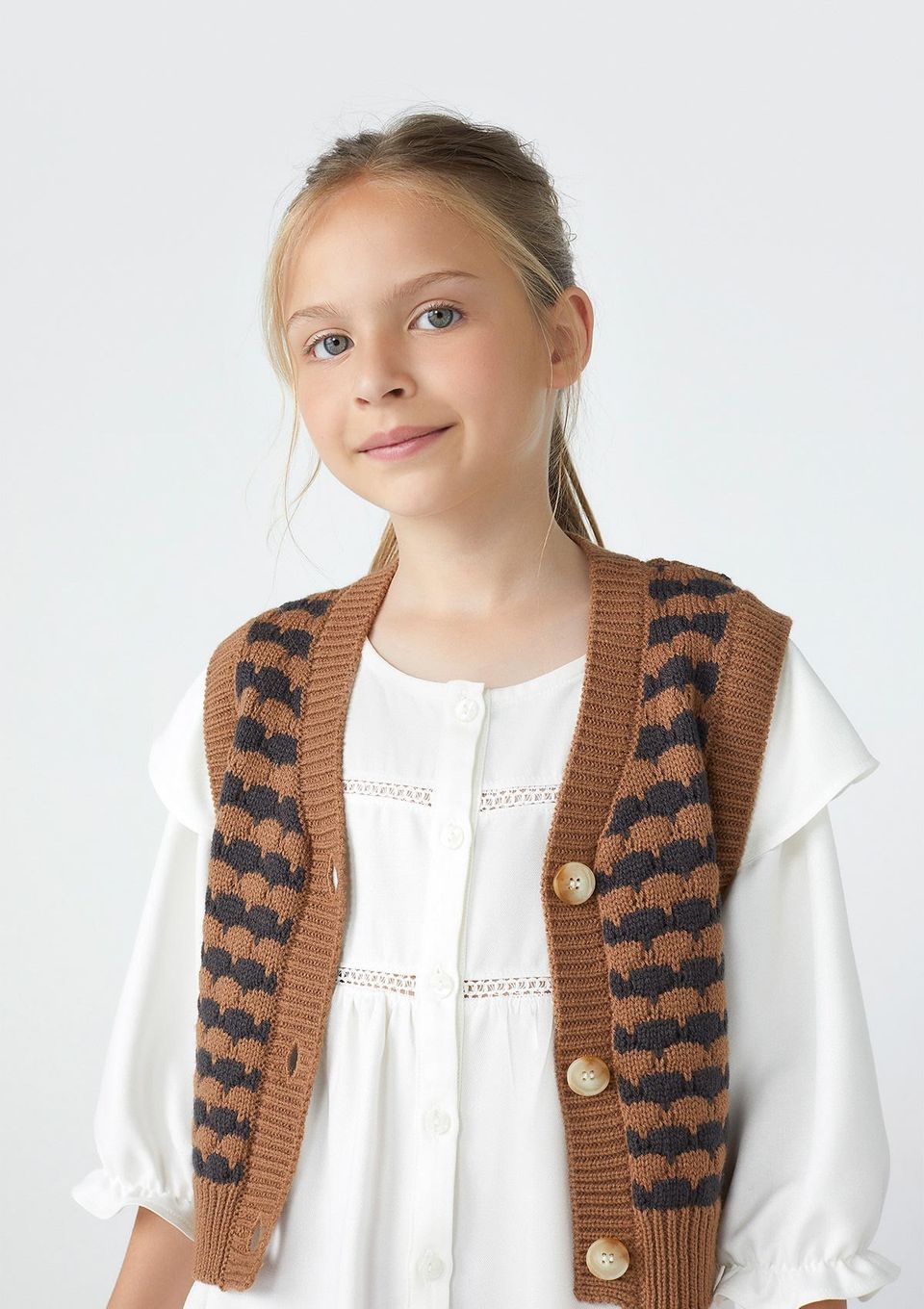 Colete Cropped Infantil Menina em Tricô - Marrom