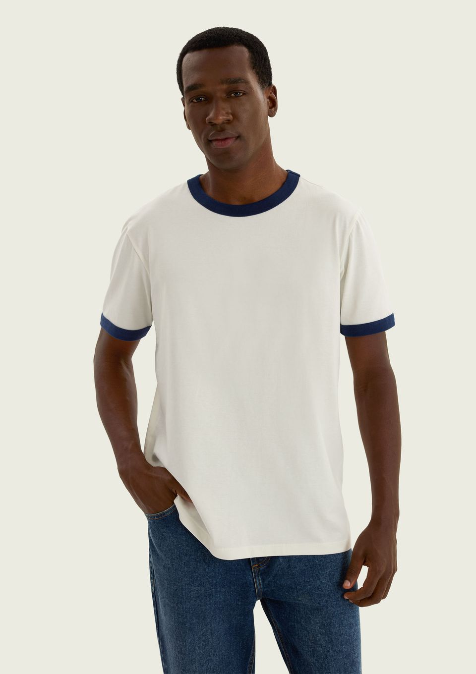 Camiseta Masculina em Malha com Friso Contrastante - Off White