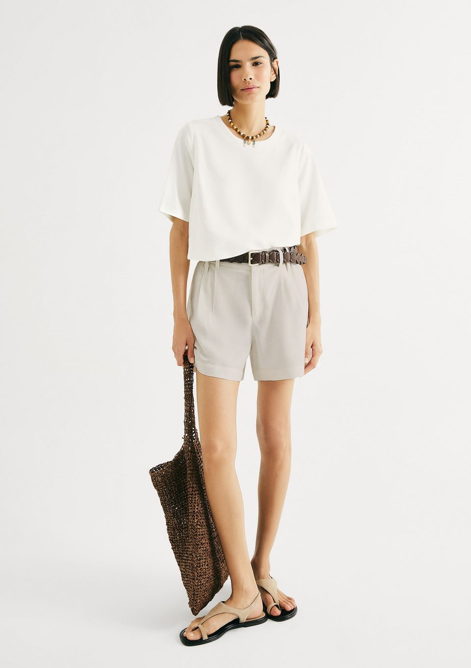 Shorts Feminino de Alfaiataria em Linho - Bege