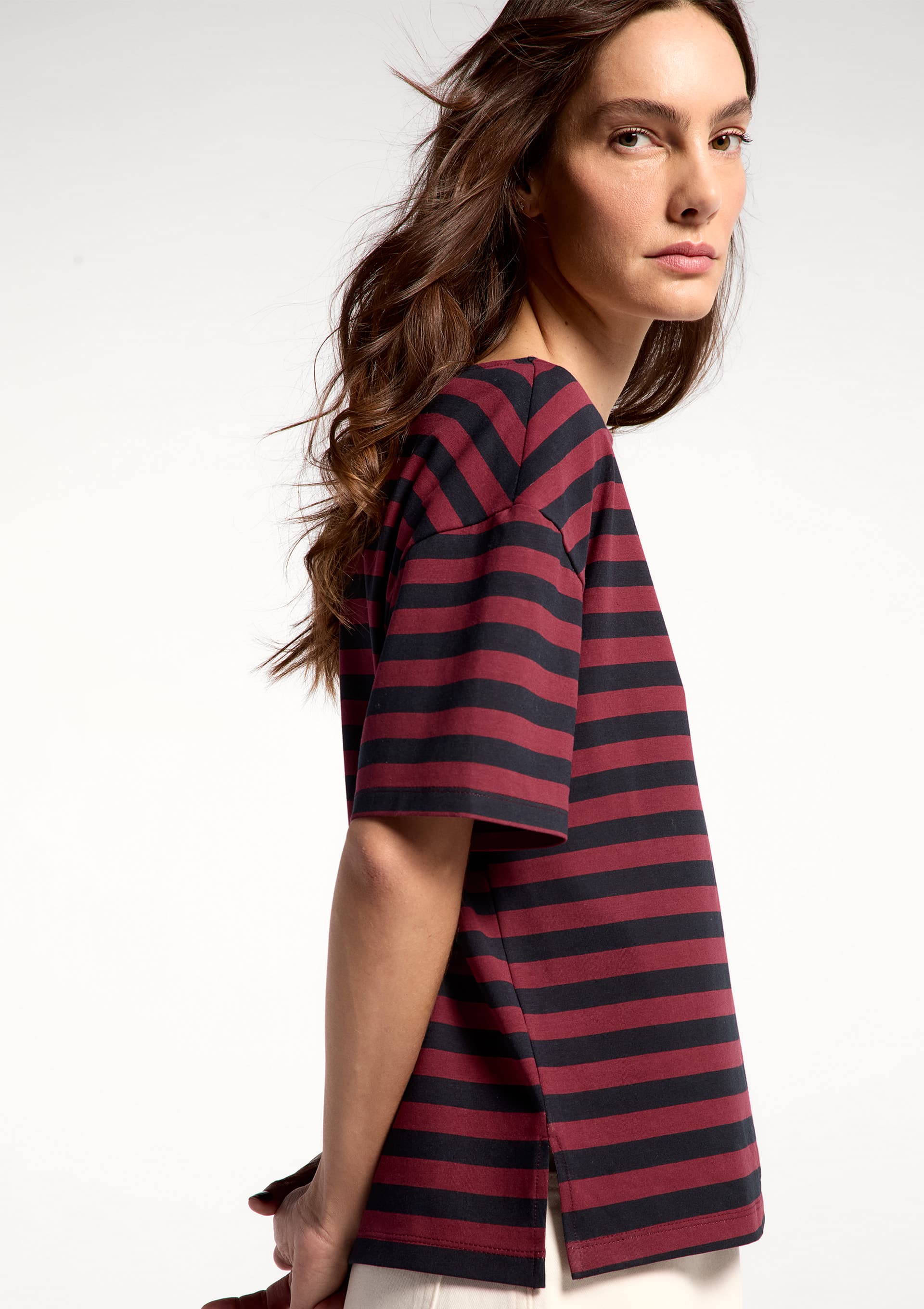 Blusa Feminina em Malha Listrada - Vinho — Hering