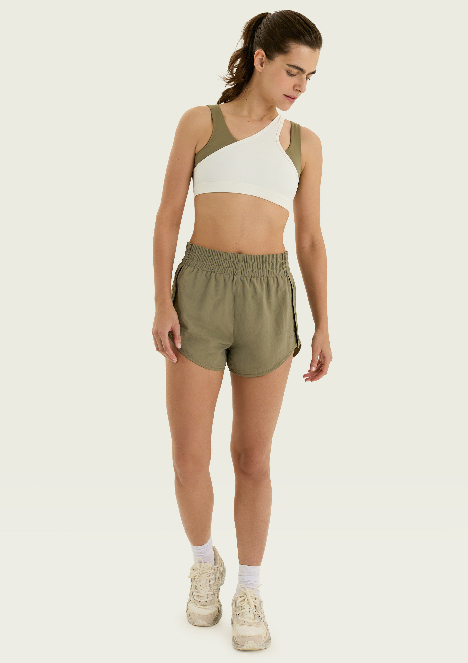 Shorts Feminino com Botões - Verde — Hering
