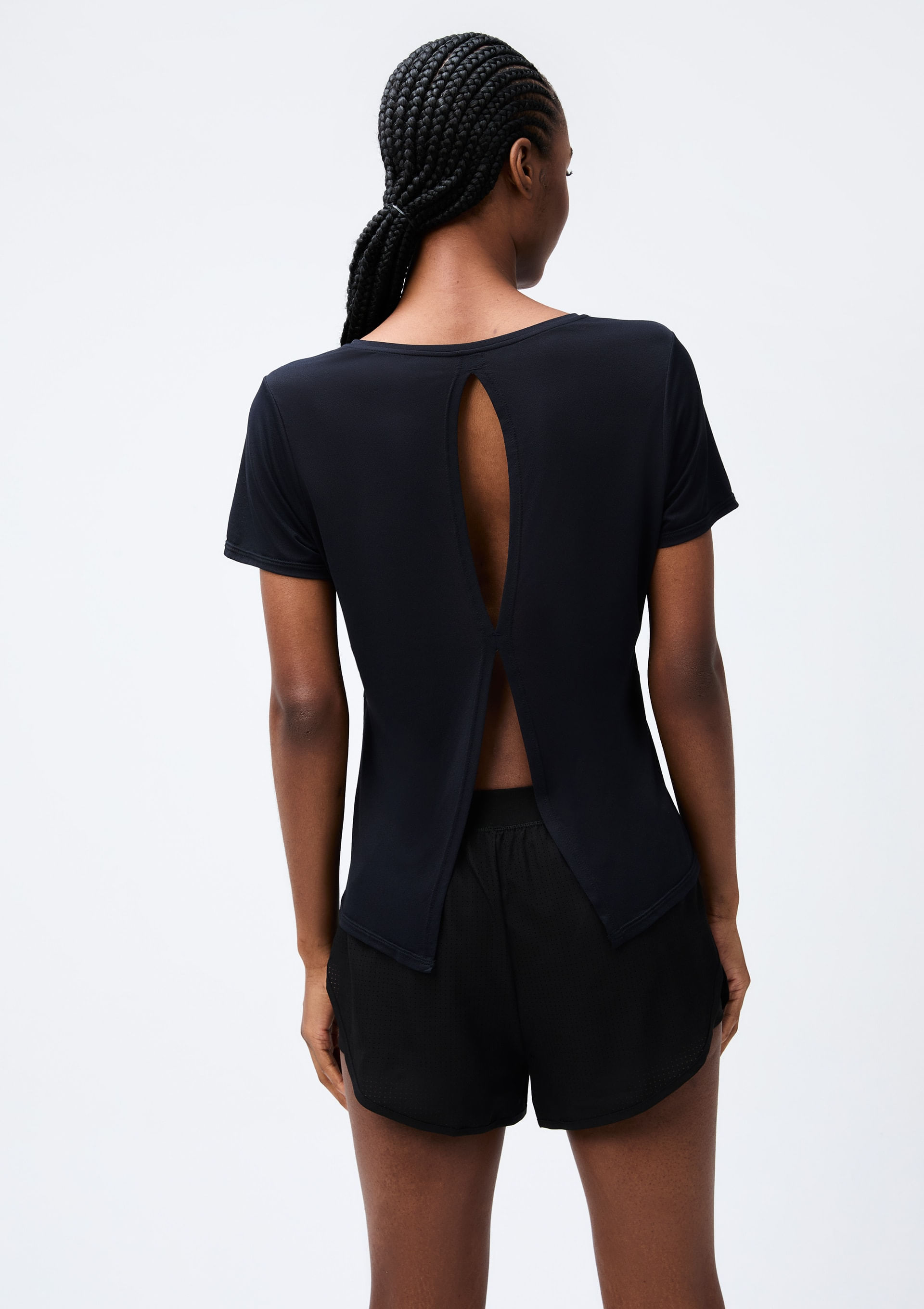 Camiseta Esportiva Feminina Básica Easy Care - Preto — Hering