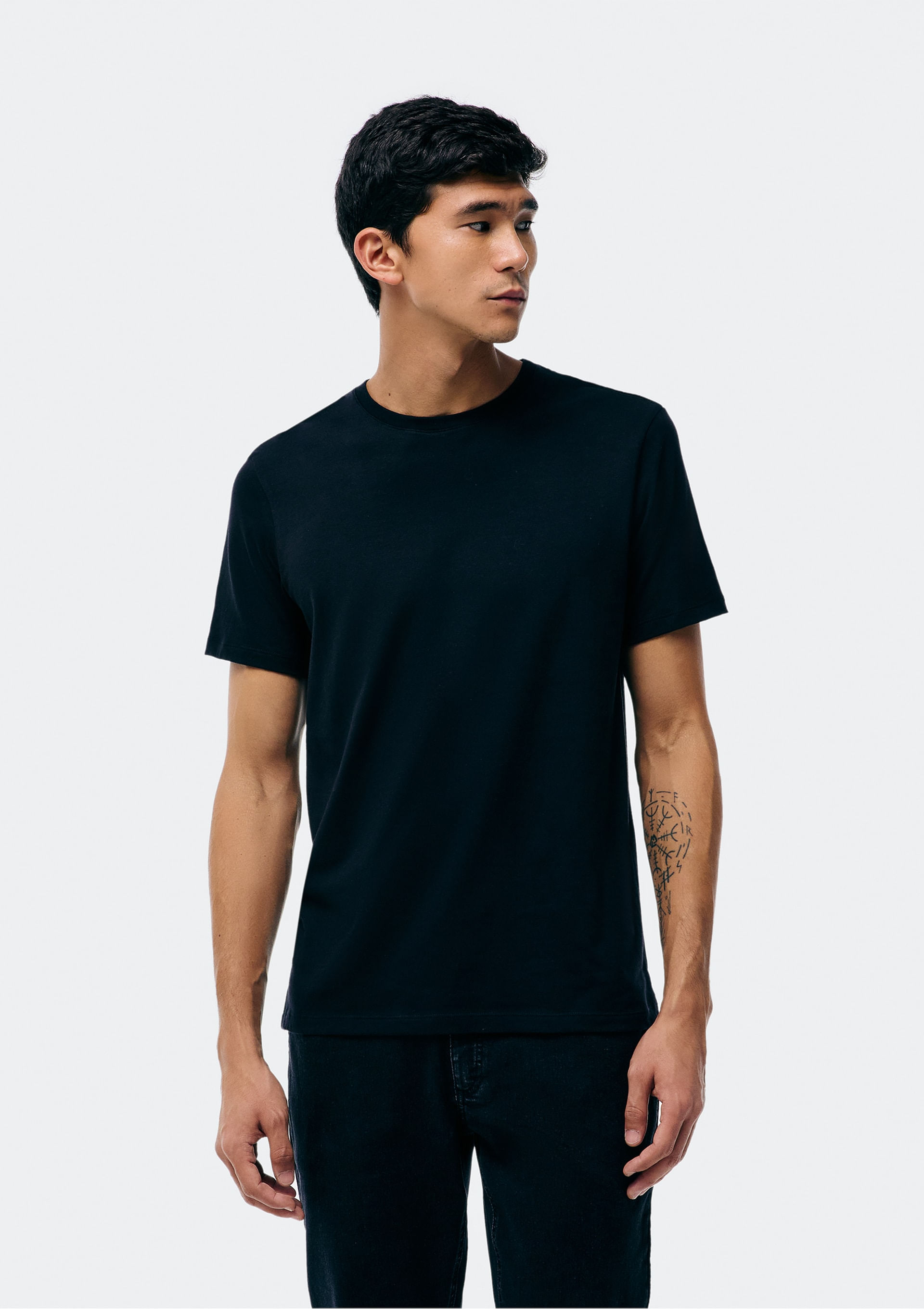 Camiseta Básica Masculina Manga Curta em Malha H+ - Preto — Hering