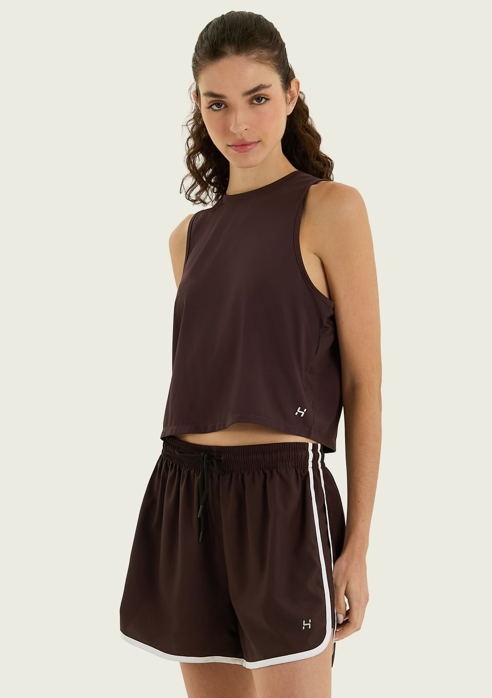 Regata Esportiva Feminina Básica Easy Care - Marrom