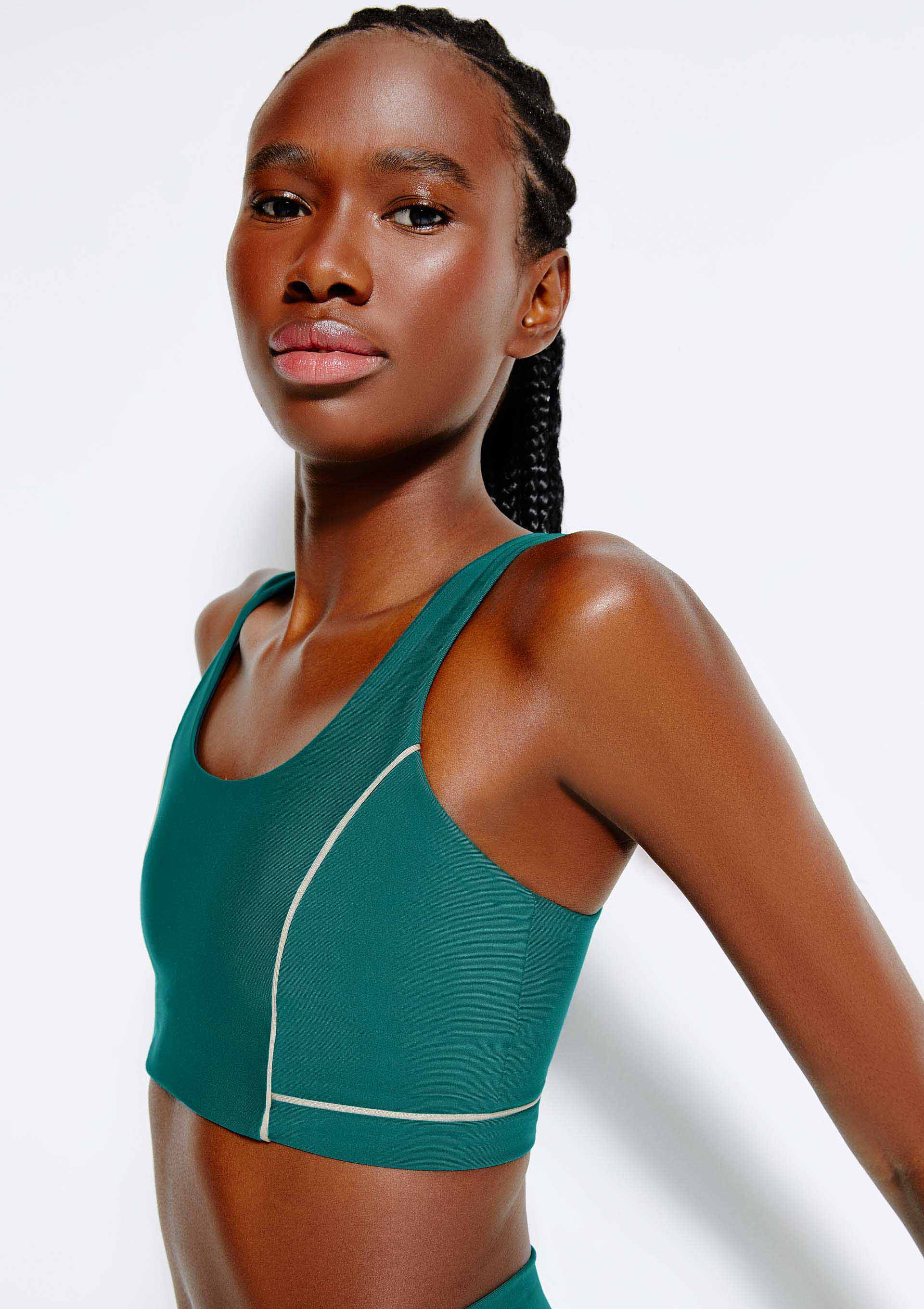Top Esportivo Feminino com Recortes Easy Care - Verde — Hering