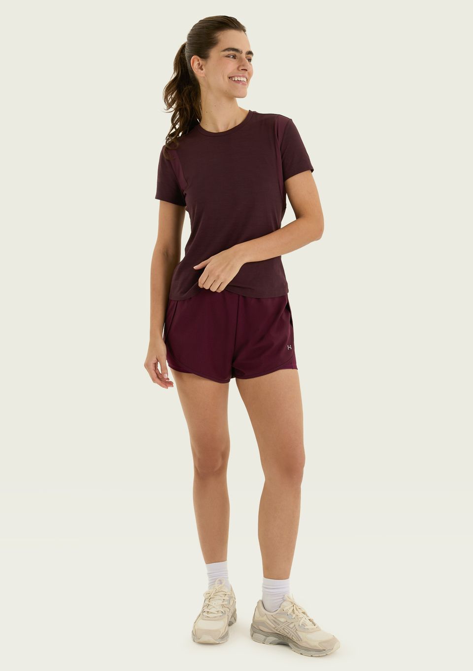 Shorts Esportivo Feminino Runner Texturizado - Vinho