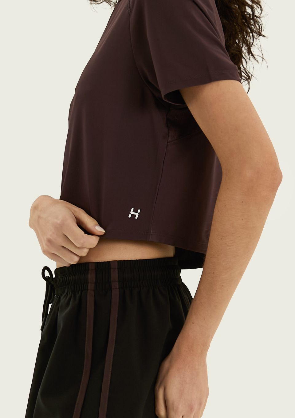 Camiseta Esportiva Feminina Secagem Rápida - Marrom