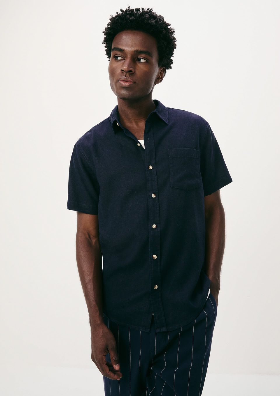 Camisa Básica Masculina Manga Curta em Linho - Azul