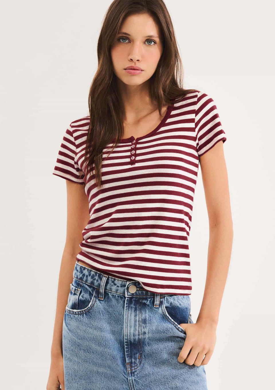 Blusa Feminina Listrada em Malha Binada com Botões - Vermelho