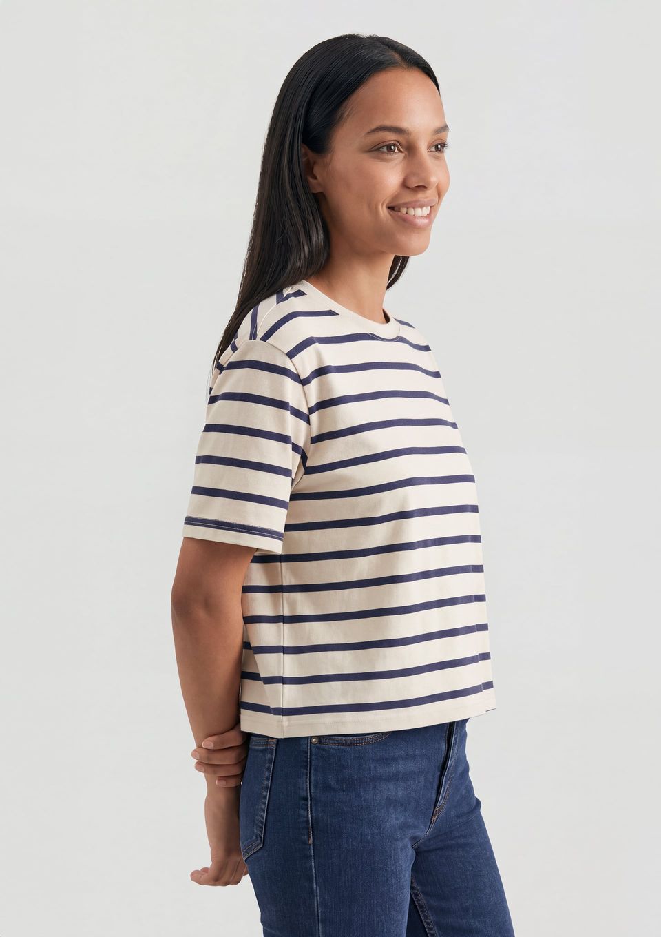 Camiseta Feminina Boxy Manga Curta - Off White