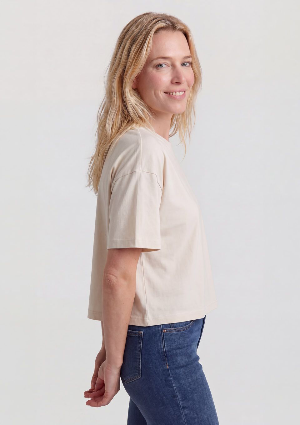 Camiseta Feminina Boxy Manga Curta - Creme