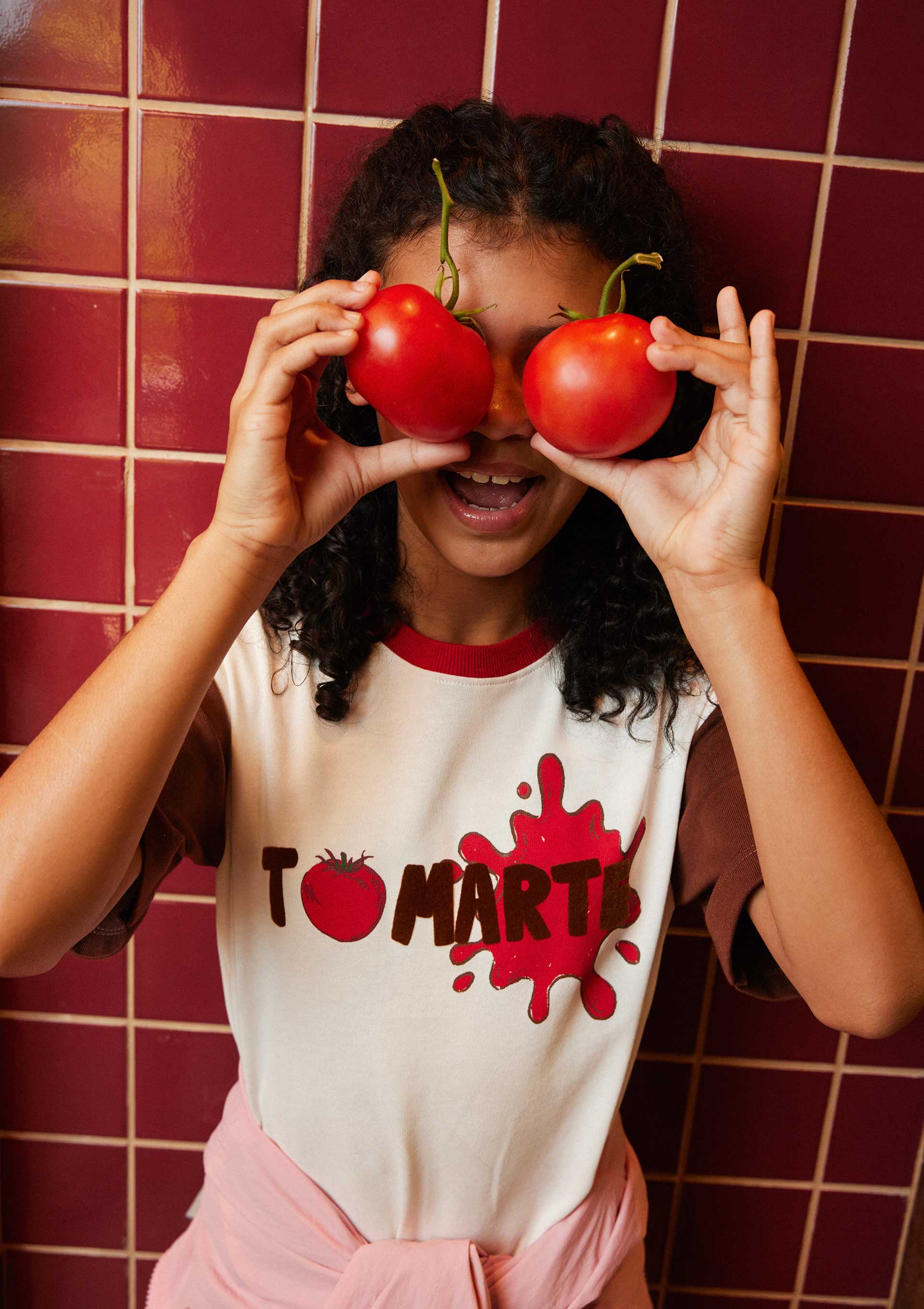 Camiseta Infantil Unissex com Estampa Hering Kids + Renata Vanzetto - Off White — Hering